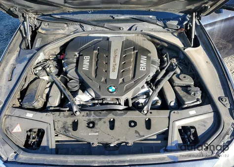 2013 BMW 550 Xi из США, поврежденный, VIN WBAFU9C50DDY70742